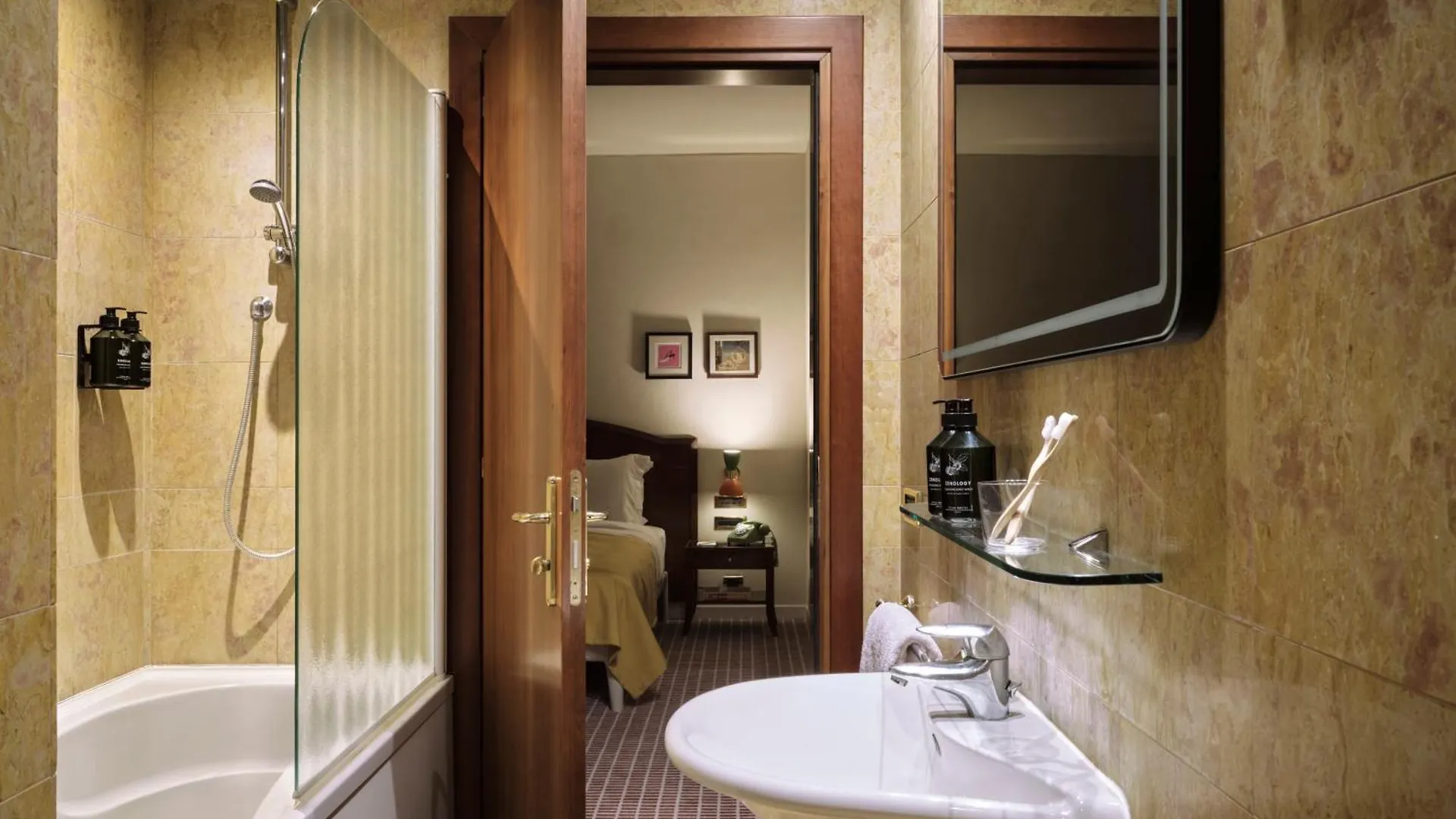 ****  Max Brown Hotel Missori, Part Of Sircle Collection ミラノ イタリア